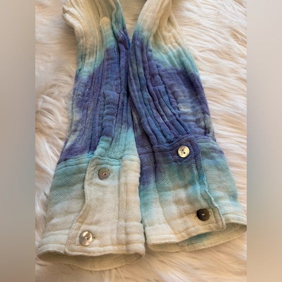 Jen’s pirate booty Venice Beach Button down - Picture 11 of 11